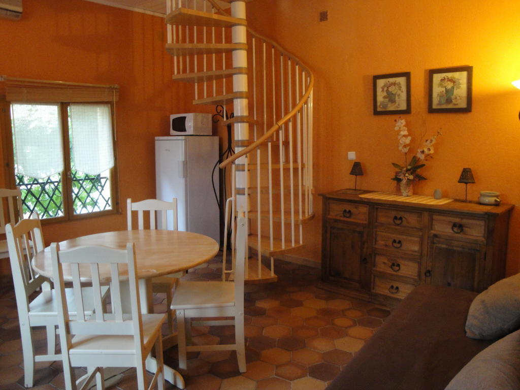 Bastide De La Treille Villa Montaren-et-Saint-Mediers Phòng bức ảnh